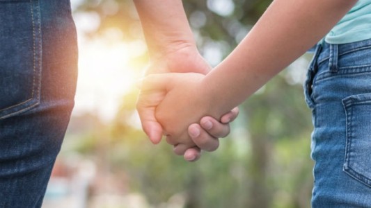 El Registro Único de Adopción de Córdoba convoca a familias adoptivas para 3 adolescentes