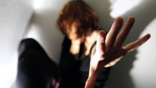 Perspectiva de género: la Corte anuló una condena a una mujer que mató su ex pareja