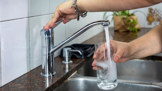 Nuevo aumento en Aysa: la tarifa se cuadriplicó en un año