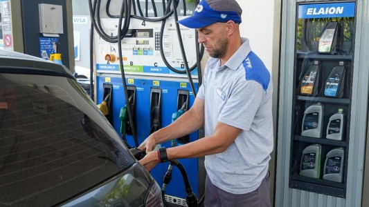 Vuelven a subir las naftas: el domingo habrá un incremento de hasta 3%