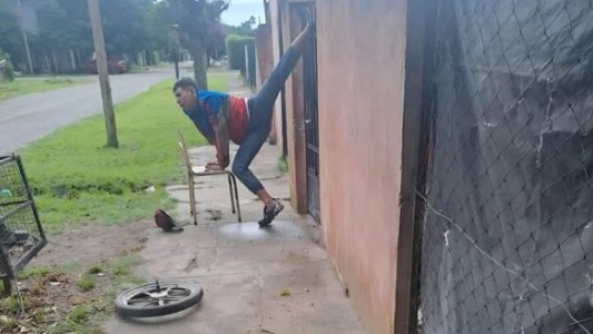 Intentó robar una casa en San Miguel y quedó atrapado con el tobillo clavado en una reja
