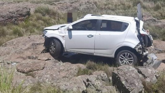 Trágico accidente en las Altas Cumbres: un hombre murió tras volcar su vehículo