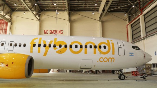 El Gobierno intimó a Flybondi a presentar un plan para reducir las cancelaciones de sus vuelos