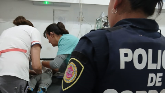Río Segundo: un grupo de policías le salvó la vida a un bebé de 7 meses que se había ahogado