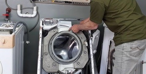 Falleció electrocutado mientras reparaba un lavarropas en Alta Gracia