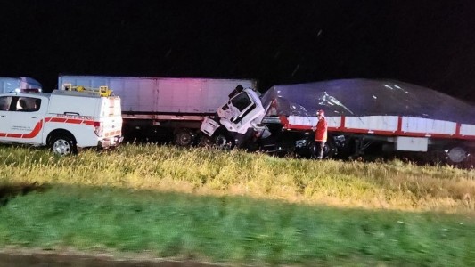 Por la fuerte tormenta del jueves a la noche, un choque múltiple dejó un muerto en la autopista Córdoba-Rosario