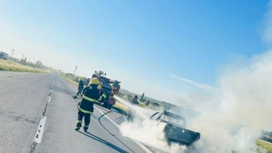 Un vehículo se prendió fuego en la autopista Córdoba-Rosario