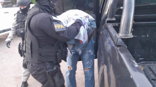 Detuvieron a una pareja por venta de cocaína en La Calera