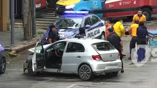 Choque en la Av. Colón: Intentó Ocultar un Arma y Quedó Filmado