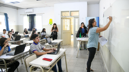 Córdoba renovará sus planes de estudio con enfoque participativo en 2025