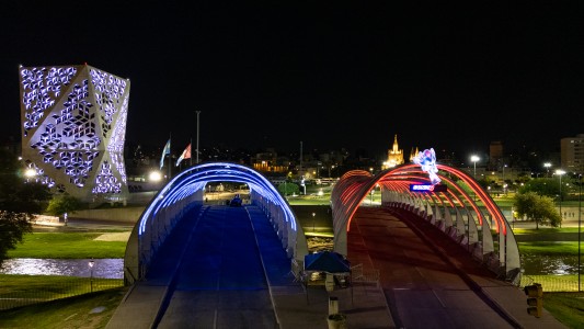 Sonic ilumina Córdoba: El Puente del Bicentenario se llena de energía
