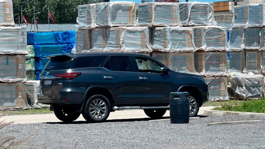 Motochorros robaron en una empresa de Córdoba y huyeron bajo disparos de un policía