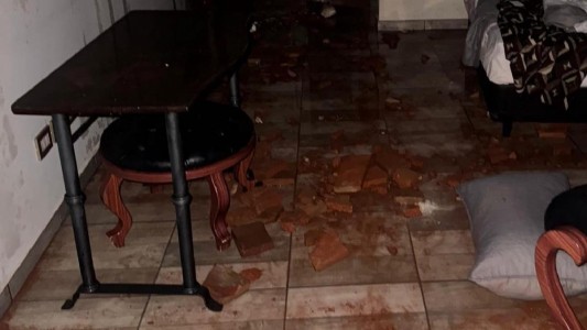 Un temporal arrancó el techo de un hotel en Oncativo durante la celebración de Año Nuevo