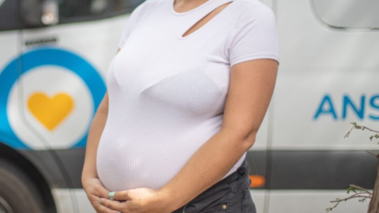 Embarazadas deberán realizar un trámite presencial para mantener la asignación