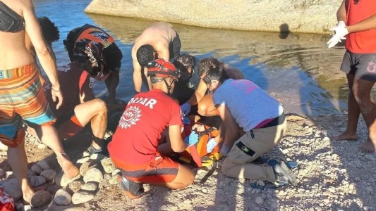 Un joven de 20 años está en terapia intensiva tras golpearse con una piedra en un río de Nono
