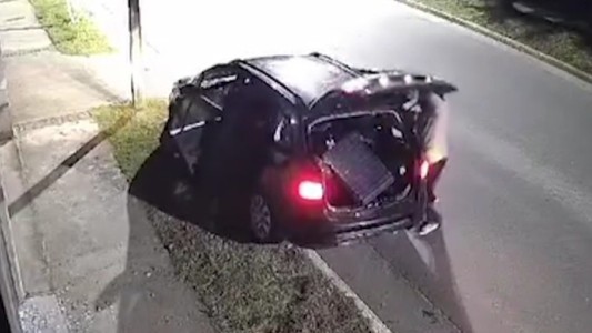 Cuatro ladrones rompieron el vidrio de un local en Salsipuedes y lo desvalijaron en cuestión de segundos