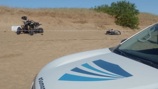 Otra tragedia en la Costa: un motociclista murió en la playa tras chocar de frente contra un cuatriciclo
