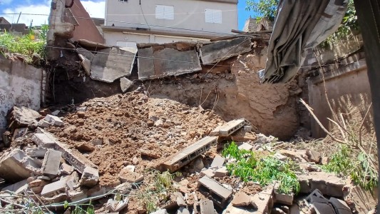 Una casa se derrumbó en barrio Yapeyú. No hubo heridos