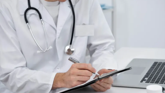 Eliminan "triangulación" en el sistema de salud: trabajadores derivarán aportes directo a su prepaga