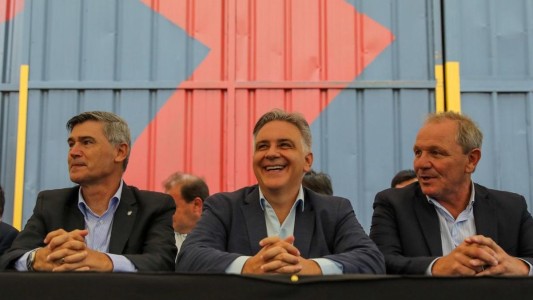 Llaryora anunció la licitación para construir un altonivel en la avenida Vélez Sarsfield