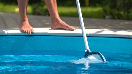 Córdoba: una joven se electrocutó limpiando su pileta