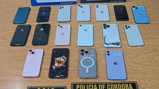 Una mujer quedó detenida por el secuestro de 16 celulares que habrían sido robados en el Cosquín Rock