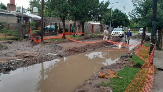 Lluvia, socavón y una casa inundada: la desesperación en medio de la tormenta
