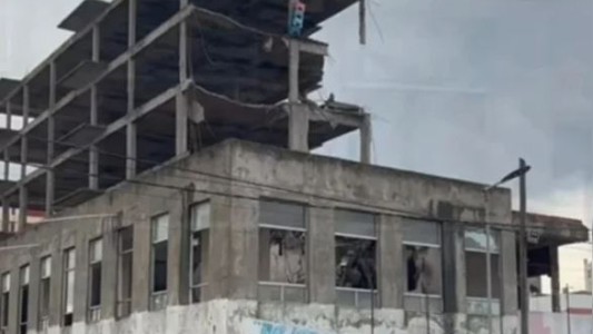 Se derrumbó un edificio abandonado en Santa Teresita