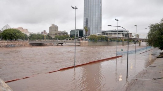 Dique San Roque: abrieron al 100% las válvulas y se espera que aumente el caudal del Río Suquía