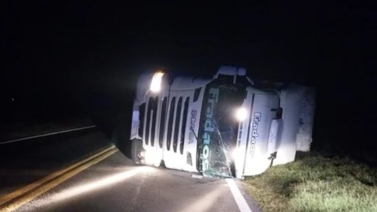 Volcó un camión en Ruta 7: un herido