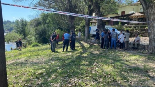 Encontraron un cadáver flotando en el río de Cuesta Blanca: investigan los hechos