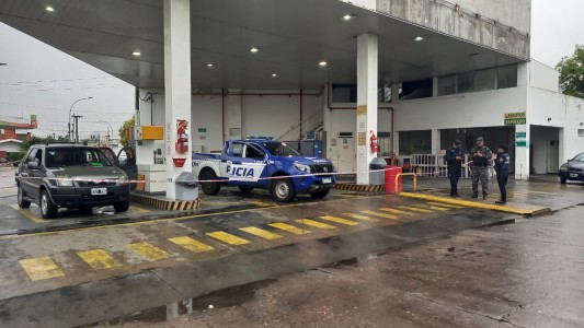 Muerte en una estación de servicio: el playero involucrado aseguró que hubo un forcejeo con la policía