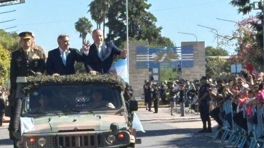 Llaryora encabezó en Villa María el acto por el Día de los Caídos y Veteranos de Malvinas