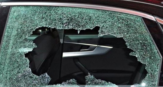 Nueva ola de "rompecoches" en Palermo