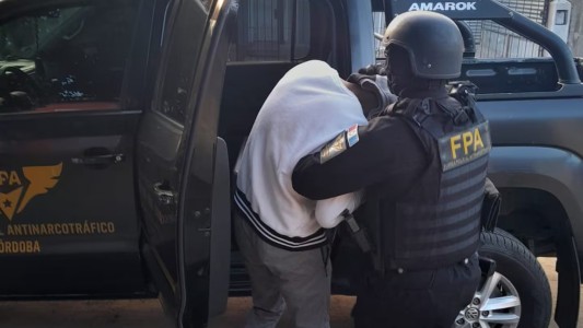 Detuvieron a tres hermanos narcos que operaban con un mega búnker en Cosquín