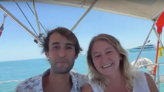 Los argentinos que recorren el mundo en un velero