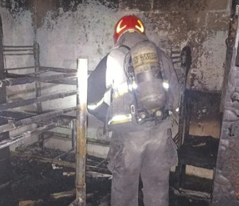 Bomberos sofocaron dos incendios en diferentes barrios de Córdoba