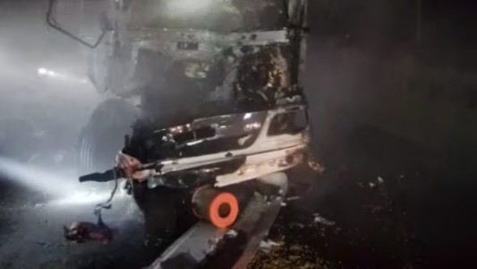 Tragedia: un camionero murió calcinado tras chocar con otro camión en el interior de Córdoba