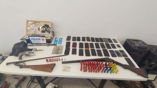 Importante operativo en Villa María: 13 detenidos, secuestro de armas, dinero y drogas