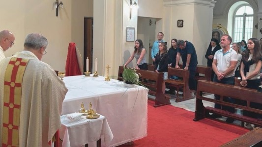 Ángel Rossi llegó a Roma y celebró una misa junto a familiares del Papa Francisco