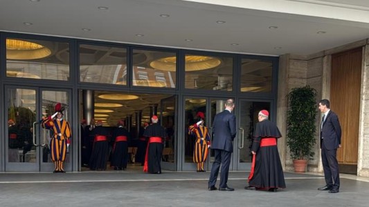 El cardenal cordobés Ángel Rossi inició su participación en las reuniones previas al Cónclave