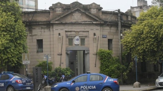 Un grupo de mujeres iniciaron un incendio en una comisaría de Santa Fe