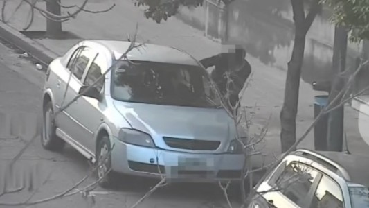 Intentó robar un auto en el centro de Córdoba y lo detuvieron: su cómplice logró escapar