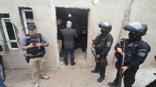 Policía de Córdoba secuestró más de siete kilos de drogas en un allanamiento