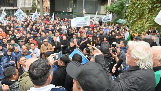 Empleados municipales de Córdoba vuelven a marchar en reclamo de salario