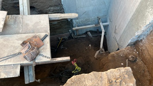 Se derrumbó una obra en construcción y cuatro operarios resultaron heridos: uno terminó hospitalizado