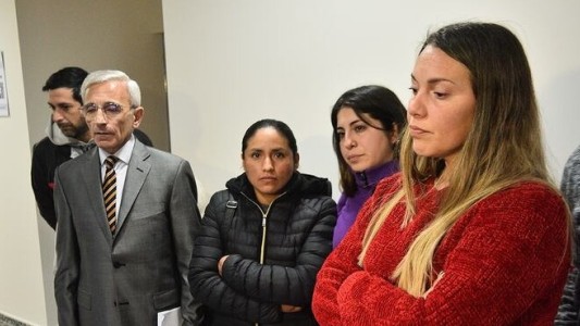 Las madres del Neonatal apuntaron contra el abogado defensor de Brenda Agüero