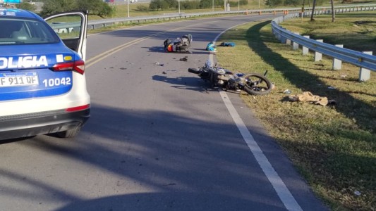 Villa Unión: impactante choque de motos dejó tres heridos