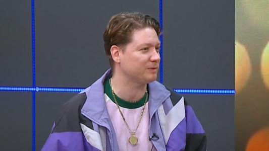 Emanero en Telefe: su próxima presentación en Córdoba y sus inicios en la música