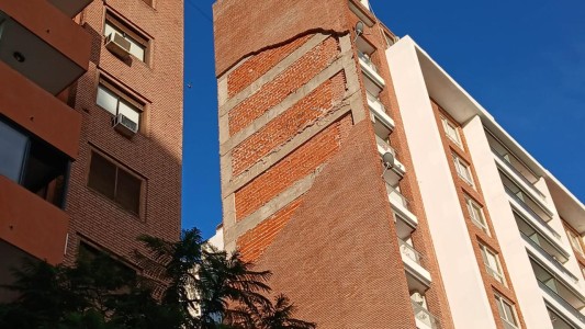 Tras el derrumbe, la Municipalidad emplazó al consorcio del edificio: detectan posibles nuevos desprendimientos
